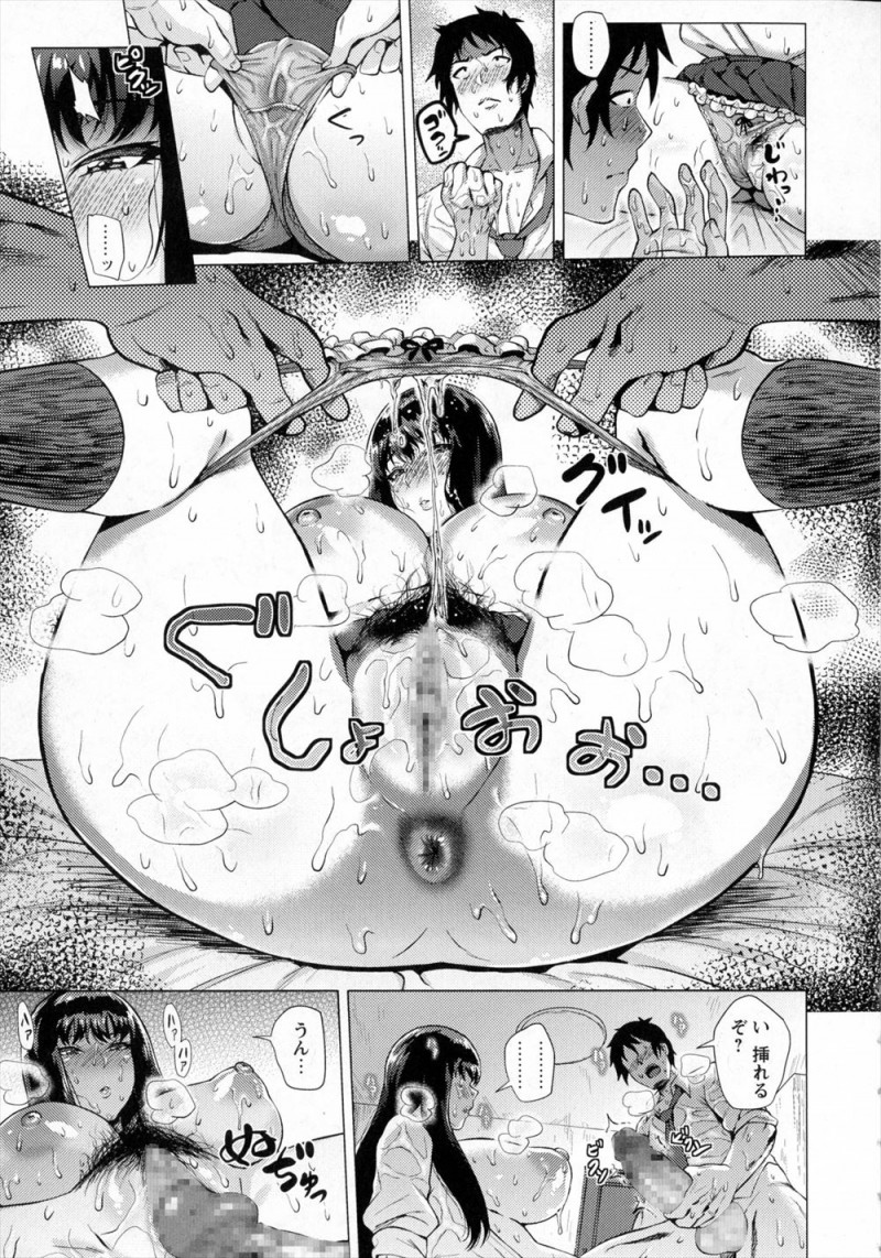 【エロ漫画】普段は無口でクールな巨乳友達と汗だくになりながらバスを待ってるときに彼女から誘惑され、激しくいちゃラブ初体験して汗だく中出しセックスした♡