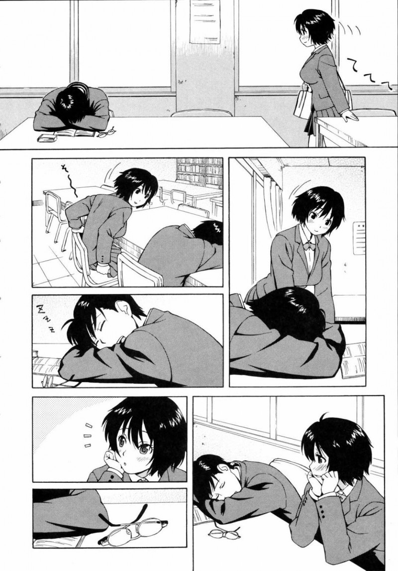 【エロ漫画】同級生の男子と2人きりの図書室でエッチな展開になった眼鏡JK。彼女は彼にディープキスしたり、乳首責めさせたりし、そのまま制服姿でイチャラブセックスする！
